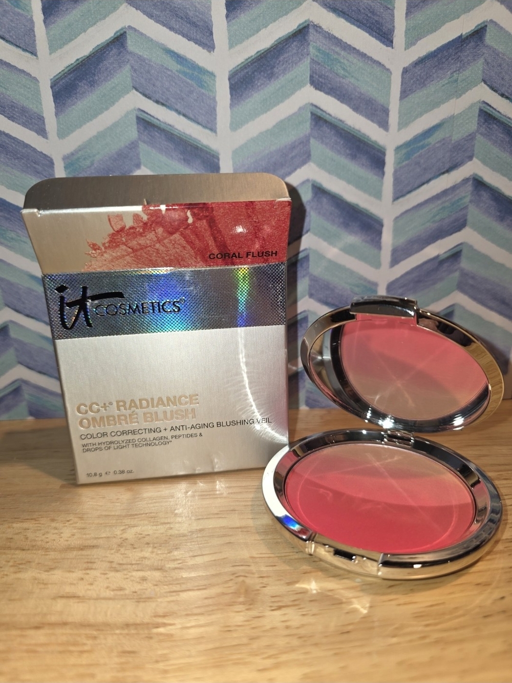 it cosmetics CC+ Radiance Ombre Blush - Coral Pink Ombre
